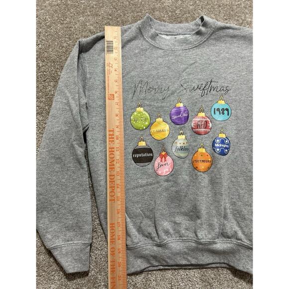Merry Swiftmas Youth Medium Sweatshirt Taylor Swift Holiday Christmas ￼ - Picture 2 of 6